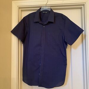 Men’s Travis Mathew Button Up Short Sleeve Shirt, Size Large.